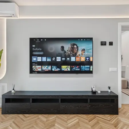 Διαμέρισμα Modern Luxury & Close To Old Town