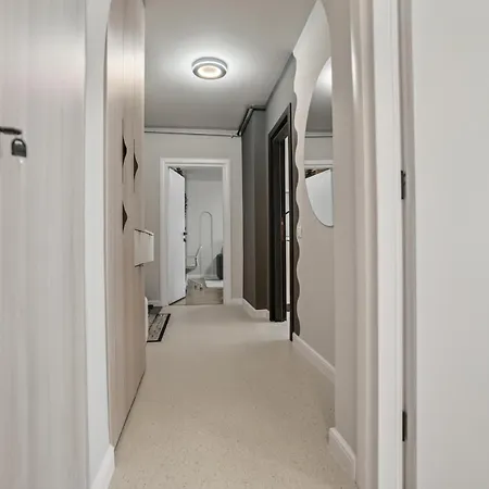 Modern Luxury & Close To Old Town