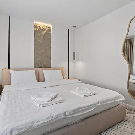 Modern Luxury & Close To Old Town Διαμέρισμα *