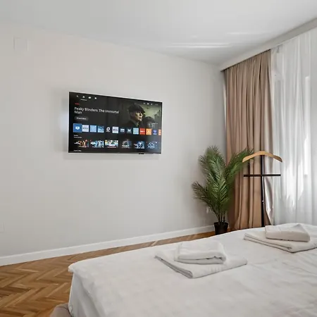 Modern Luxury & Close To Old Town